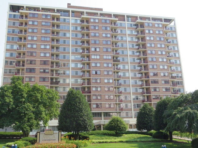 Foto del edificio - 1220 Blair Mill Rd