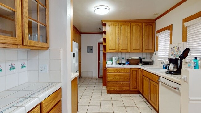 Interior Photo - JUDYREX