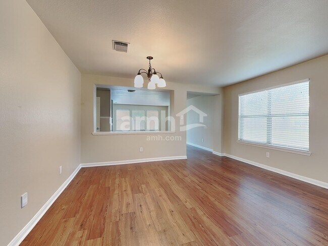 Foto del edificio - 18302 Fair Grange Ln