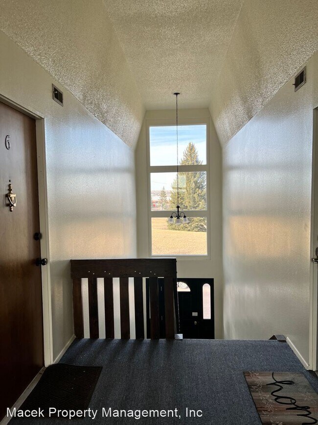 Building Photo - 2 br, 1 bath House - 222 13th Ave South Un...