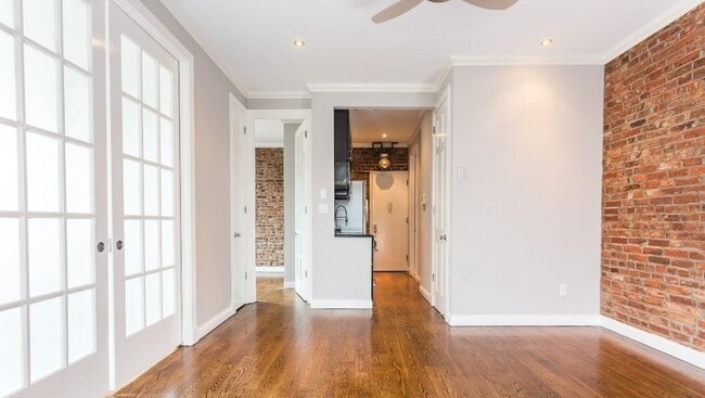 Foto del edificio - 199 E 3rd St