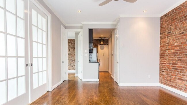 Foto del edificio - 199 E 3rd St