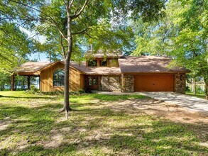 Building Photo - 1855 Glen Cove Dr