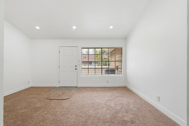 Foto del edificio - 11350 Foothill Blvd