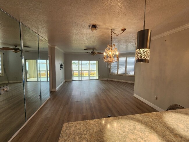 Foto del edificio - Bouchelle Island 2 Bedroom 2 Bath Condo