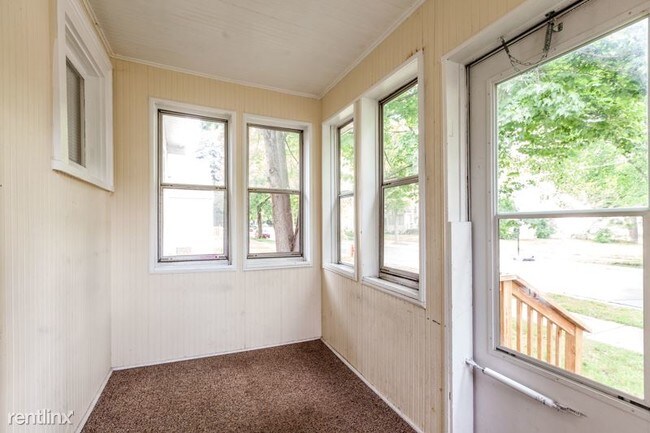 Building Photo - 3 br, 1.5 bath House - 2935 Sheridan Avenue N