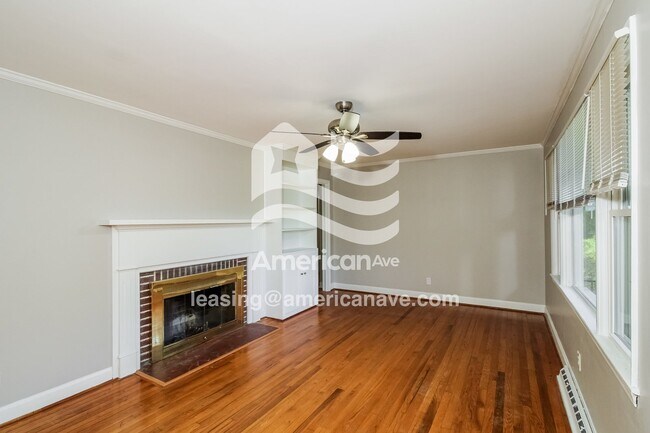 Building Photo - 1212 Pinehurst Dr