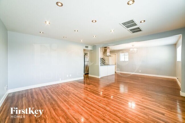 Foto del edificio - 1519 W 6th St