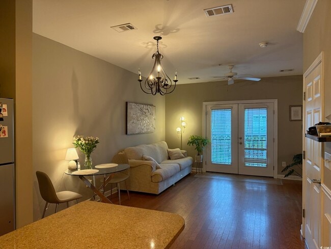 Foto del edificio - 926 Price Ln
