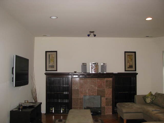 Building Photo - 5636 S Prairie Ave
