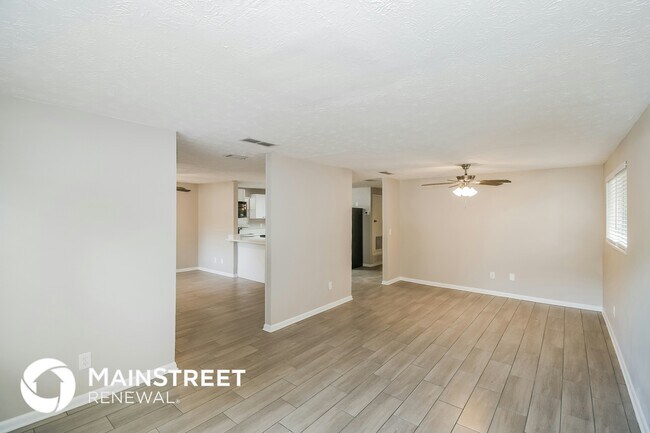 Foto del edificio - 4425 Jana Ln N