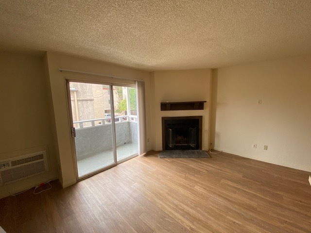 Primary Photo - 10346 Commerce Ave