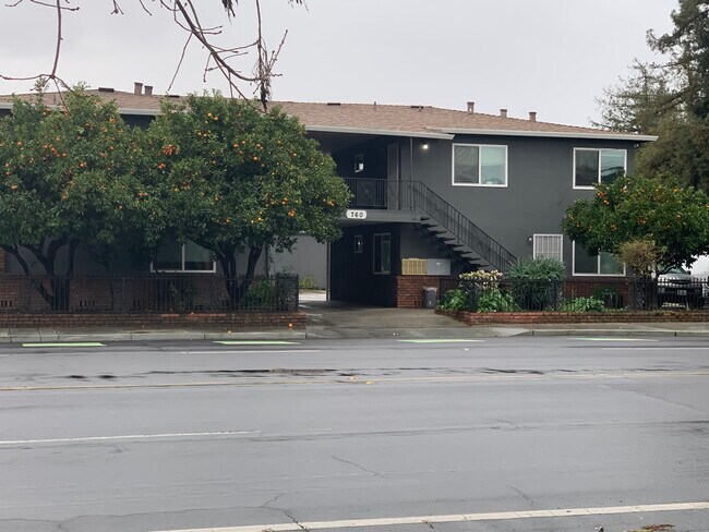 Foto del edificio - 760 E Campbell Ave
