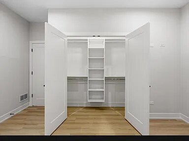 Building Photo - 5006 S Prairie Ave