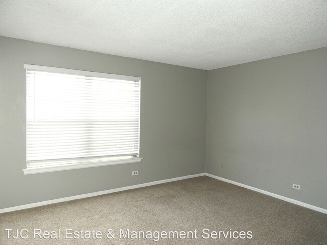 Building Photo - 3 br, 1.5 bath House - 9370 E Girard Avenu...