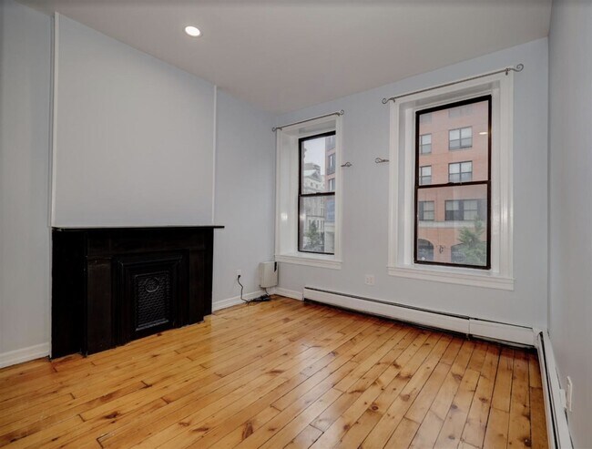 Building Photo - 267 Grove St