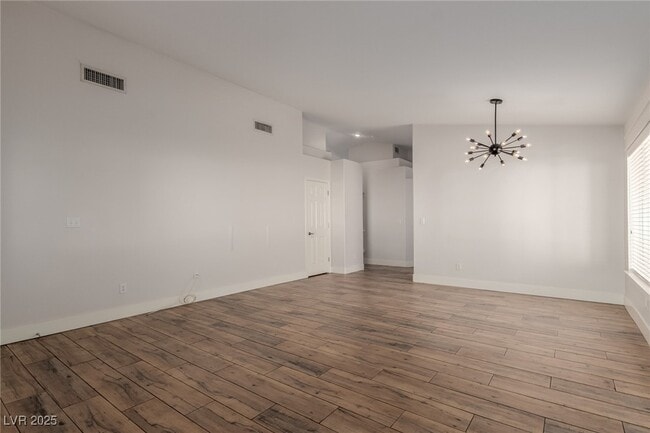 Foto del edificio - 3185 Dancing Hills Ave