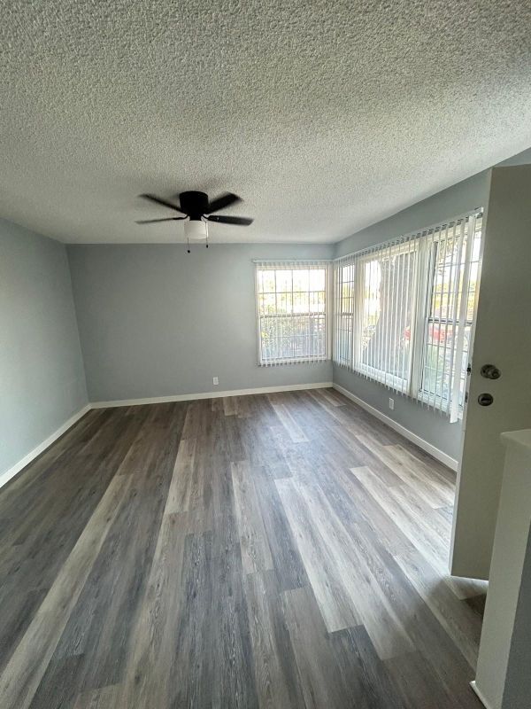 Foto del edificio - 317 1/2 Warren Lane