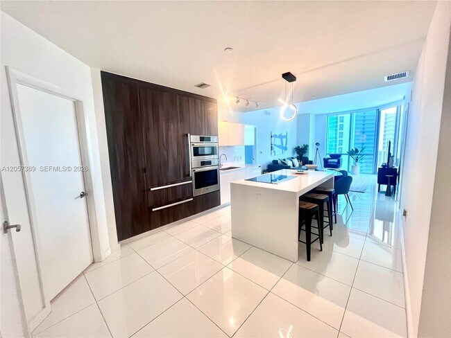 Foto del edificio - 851 NE 1st Ave
