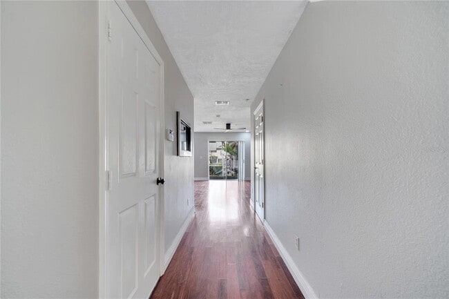 Foto del edificio - 200 Sterling Springs Ln