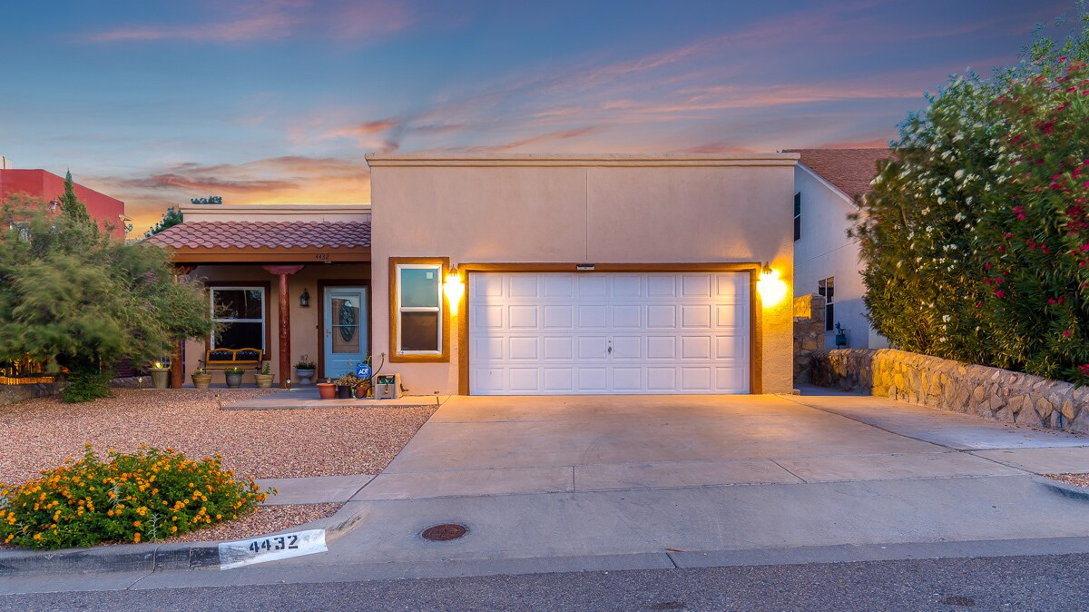 Primary Photo - Home For Rent - Beautiful 3 Bedroom Home i...