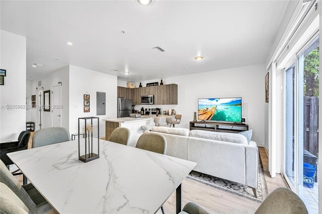 Foto del edificio - 171 NW 158th St