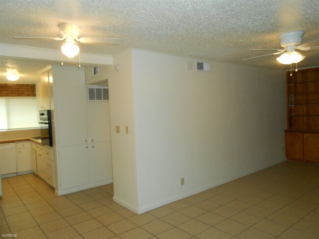 Building Photo - 3208 S Winston Ave