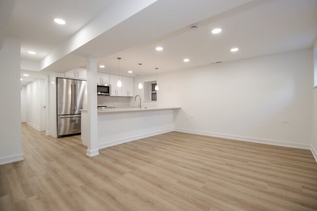 Foto del edificio - 1139 N Winchester Ave