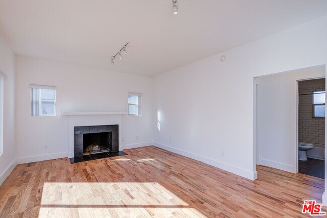 Foto del edificio - 3216 Bellevue Ave