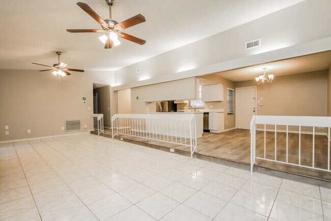Foto del edificio - 893 Benchwood Dr