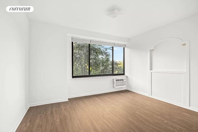 Building Photo - 372 Central Prk W