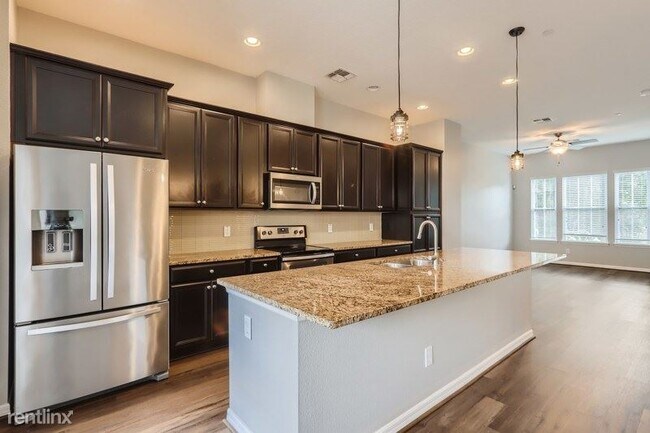 Foto del edificio - 3 br, 3.5 bath House - 836 Luarca Ln UNIT