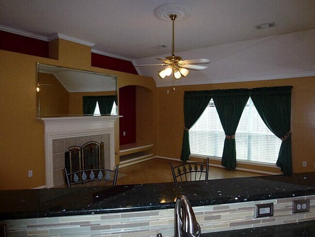 Building Photo - 7011 Maidstone Dr