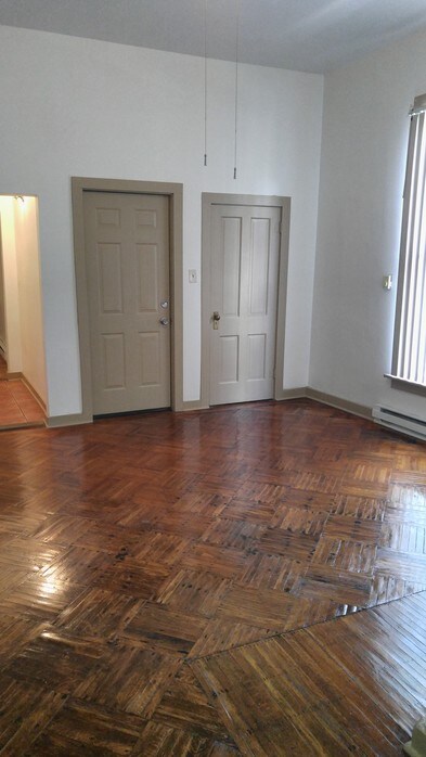 Primary Photo - 1475 N Delaware St
