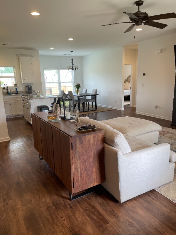 Foto del edificio - 1064 Briarwood Dr