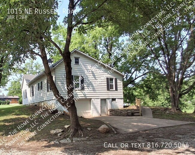 Building Photo - 1015 NE Russell Rd.