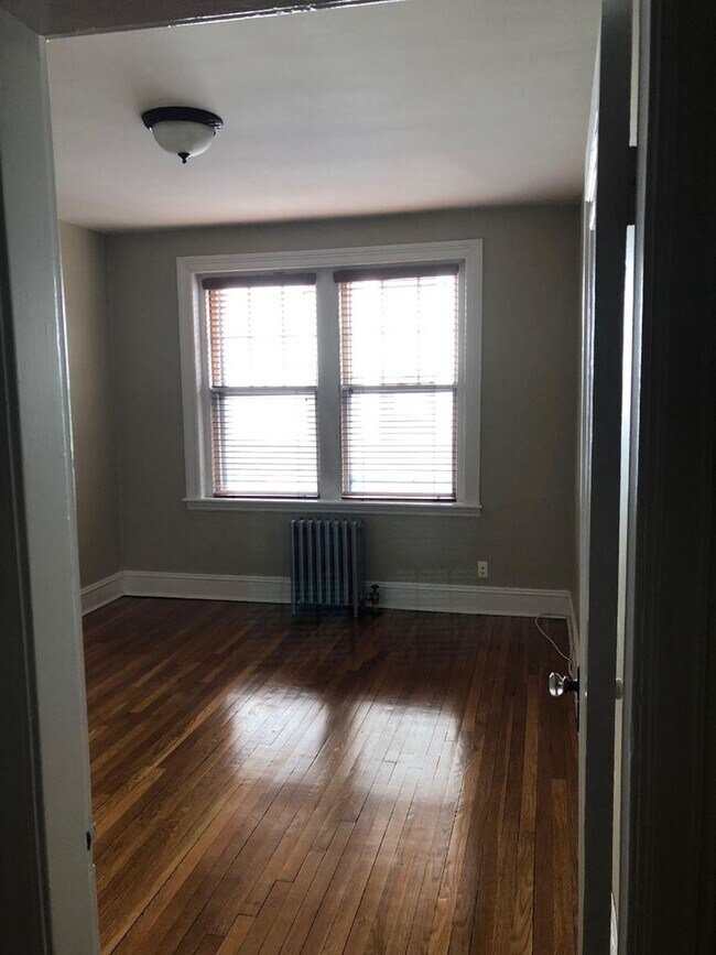 Foto del edificio - Brookline 2 Bed available 2/19