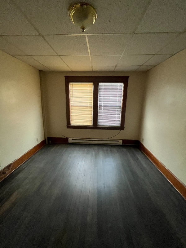 Building Photo - 3 E Main St