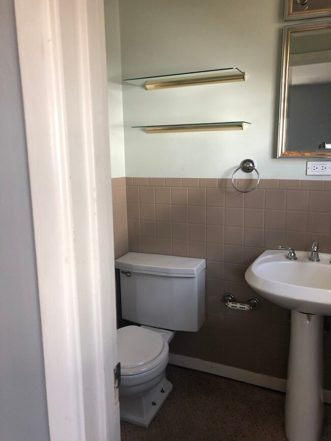 Master Bath - 3811 26th St