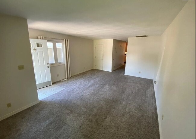 Building Photo - 2316 Austin Dr