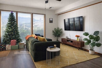 Building Photo - 157 W Holly Ridge Rd