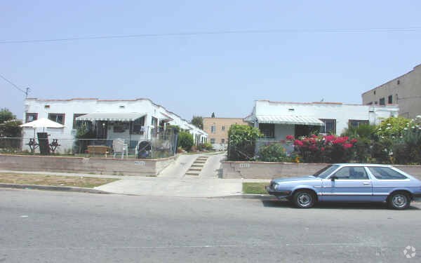 Building Photo - 4223-4229 1/2 Normal Ave