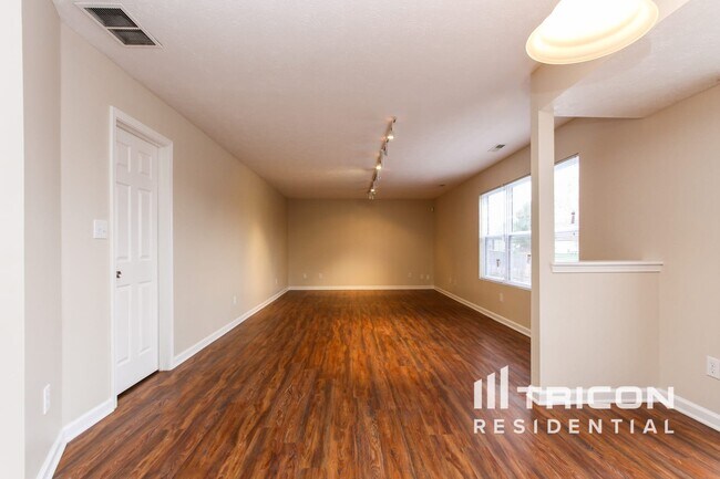 Foto del edificio - 7142 Dewester Dr