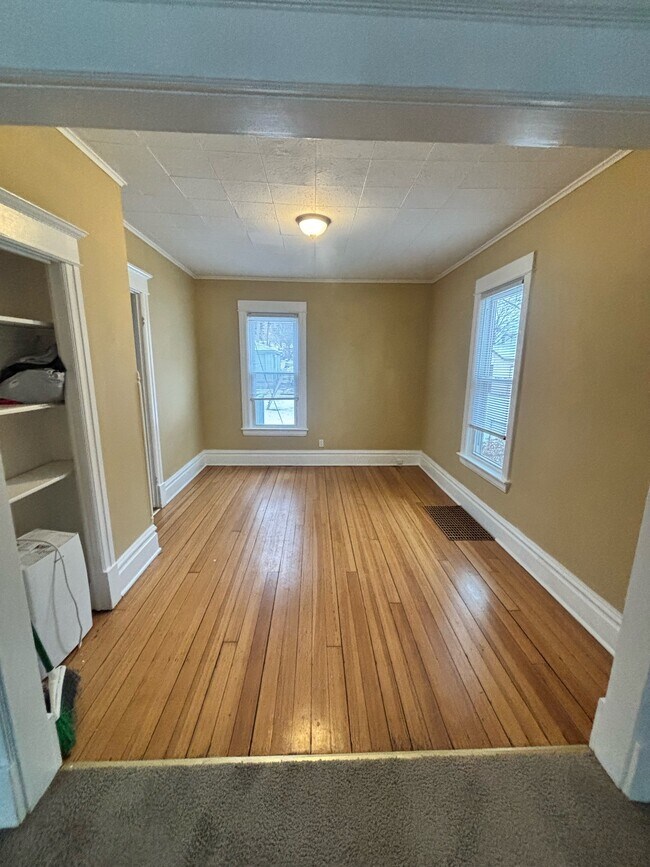 Foto del edificio - 1810 Hutchins Ave