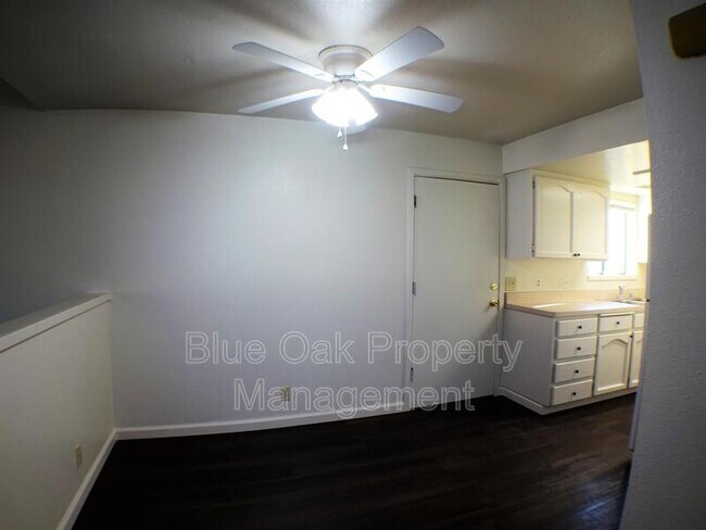 Foto del edificio - 2811 Morseman Ave