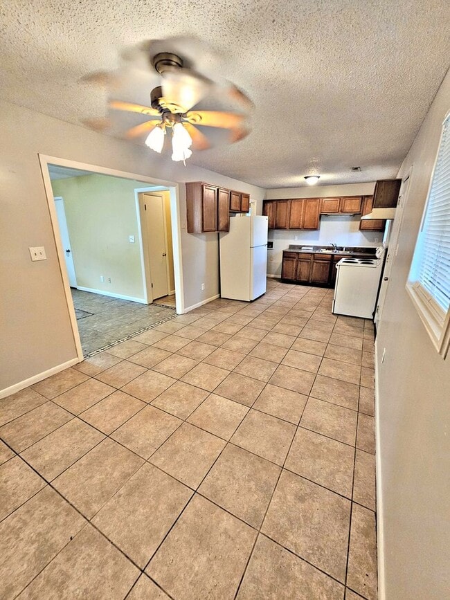 Building Photo - ***MOVE IN SPECIAL***HOUSE FOR RENT - DECATUR SW