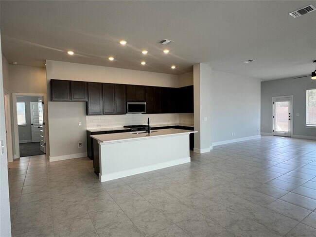 Building Photo - 277 Coleto Tr