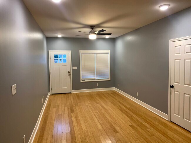 Front Room - 423 S Wenzel St