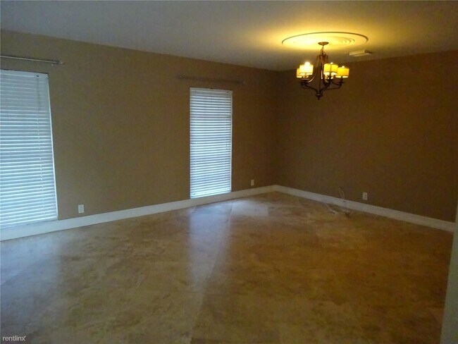 Building Photo - 5 br, 3 bath House - 801 SW 72nd Ave