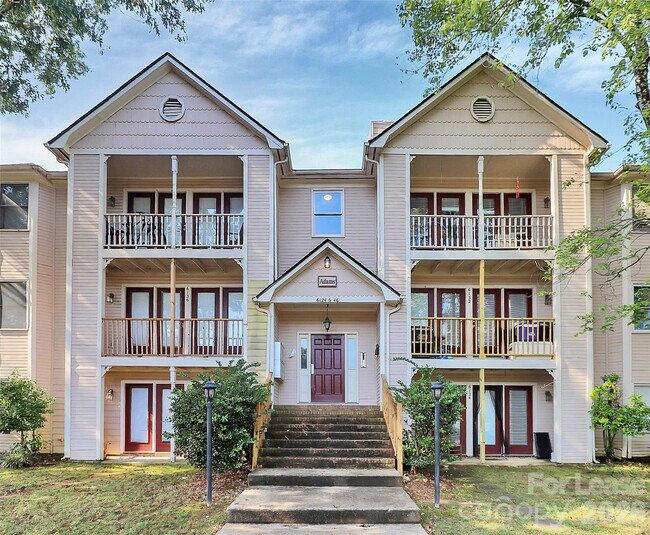 Foto del edificio - 6146 Meadow Rose Ln